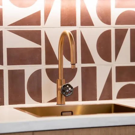 La Pampelonne Place Des Lices *